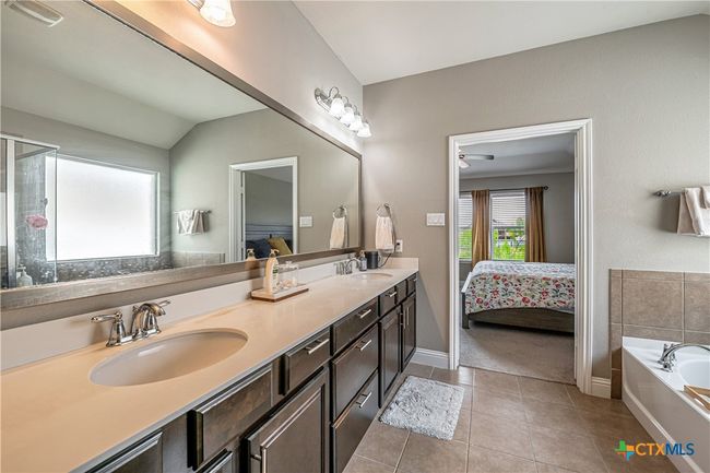 822 Old World Dr, House other with 3 bedrooms, 3 bathrooms and null parking in Harker Heights TX | Image 32