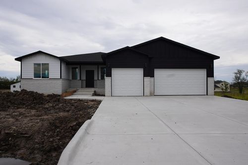 314 S Sycamore Dr, Valley Center, KS, 67147-1132 | Card Image