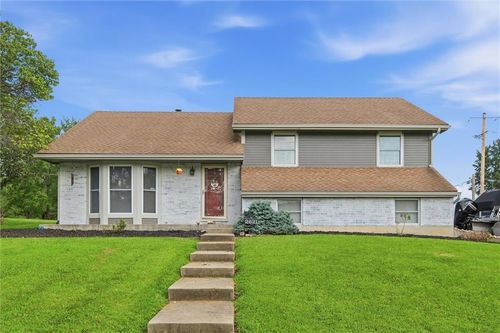 2621 S 22nd Ter, Leavenworth, KS, 66048-4085 | Card Image
