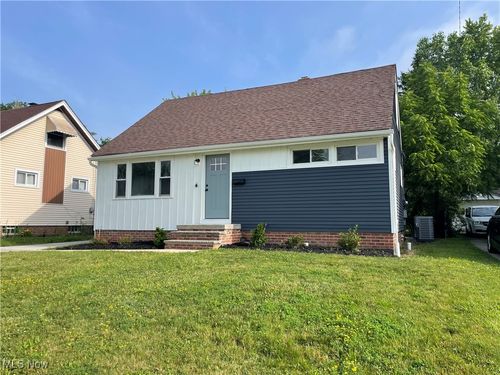 16005 Walvern Blvd, Maple Heights, OH, 44137-4656 | Card Image