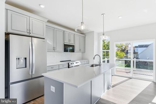 221 Monteith Dr, WINCHESTER, VA, 22601-6807 | Card Image