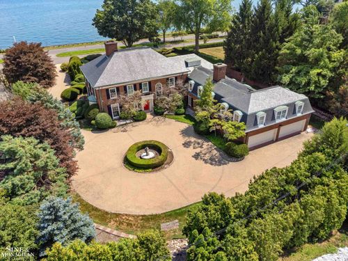 105 Lake Shore Rd, Grosse Pointe Farms, MI, 48236-3761 | Card Image