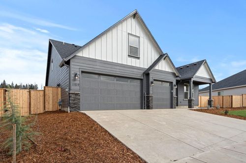 323-1159 Pumpkin Rdg, Eagle Point, OR, 97524-9033 | Card Image