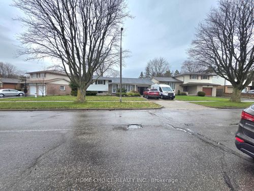 130 Champlain Crescent, Kitchener, ON, N2B2Y6 | Card Image