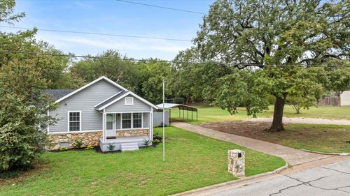 1007 W Water St, Weatherford, TX, 76086-3051 | Card Image