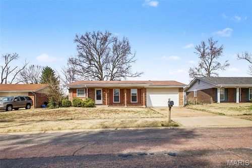4393 Caracalla Dr, Florissant, MO, 63033-7035 | Card Image