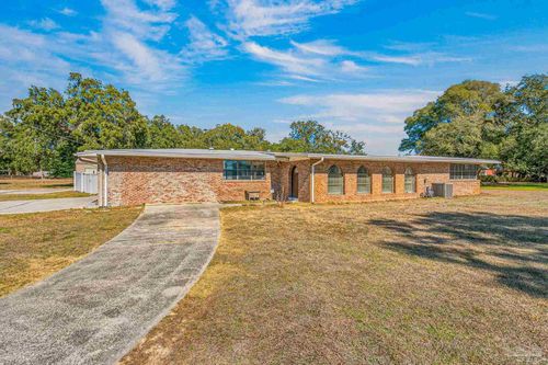 8 Manor Dr, Pensacola, FL, 32507-3258 | Card Image