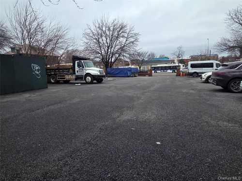 167-17 Northern Blvd, Flushing, NY, 11358-2638 | Card Image