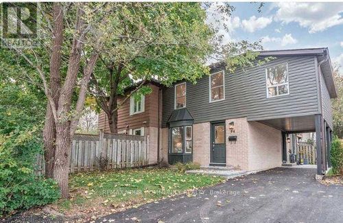 94 Springhead Gdns, Richmond Hill, ON, L4C5C4 | Card Image