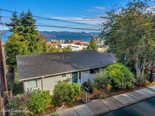 2840 Grand Ave, Astoria, OR, 97103-2811 | Card Image