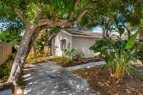 1010 Ne 16th St, Fort Lauderdale, FL, 33304-4827 | Card Image