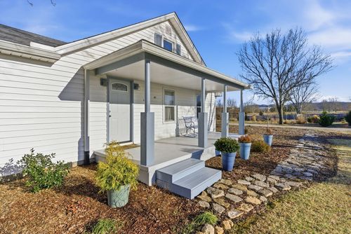 141 Farthing Ln, Waco, KY, 40385-9532 | Card Image