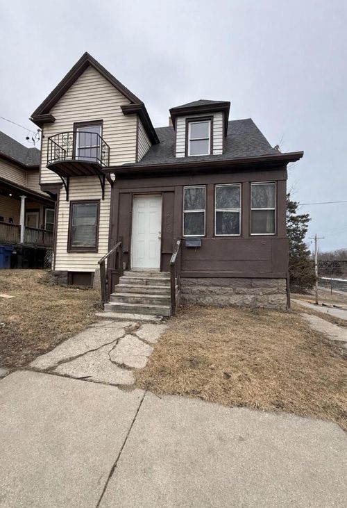 223 N Memorial Drive, RACINE, WI, 53404 | Card Image