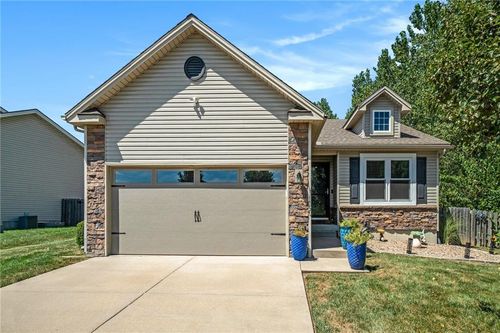 1100 Sw Blackpool Dr, Raymore, MO, 64083-6109 | Card Image