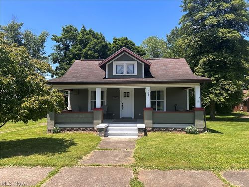 709 2nd St, Saint Mary's, WV, 26170-1157 | Card Image