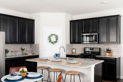 781 Lone Peak St, Dripping Springs, TX, 78620-2246 | Card Image