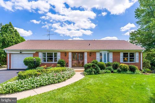 1912 Torregrossa Ct, MCLEAN, VA, 22101-5208 | Card Image