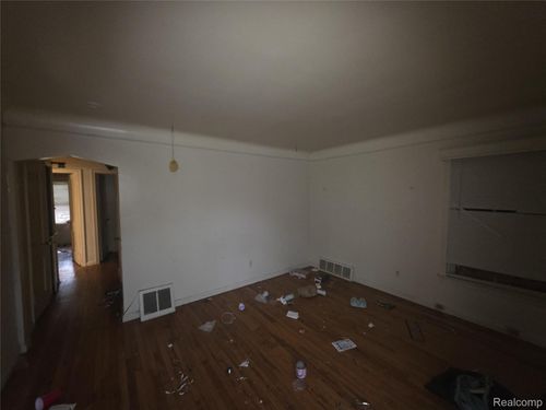 17696 Woodbine St, Detroit, MI, 48219-3037 | Card Image