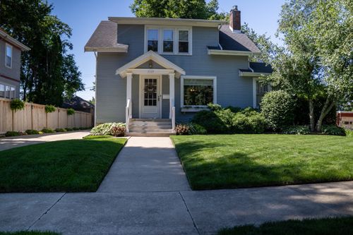1117 E Olive St, Bloomington, IL, 61701-5550 | Card Image