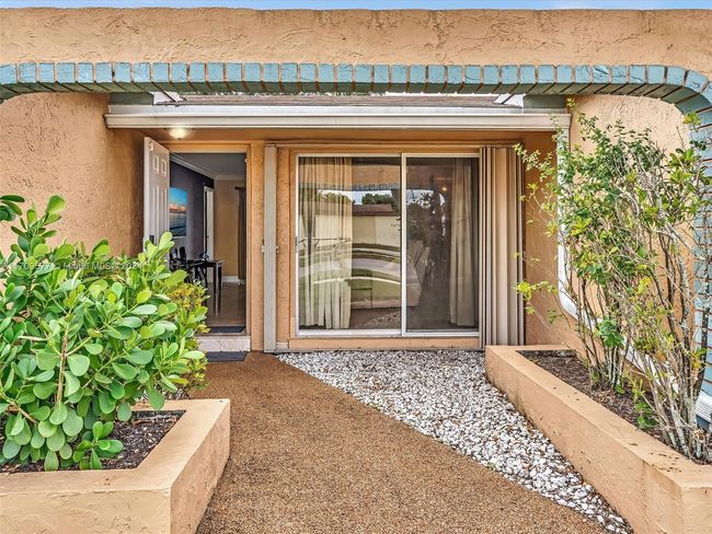 8910 Nw 7 Th Ct, House other with 3 bedrooms, 2 bathrooms and null parking in Pembroke Pines FL | Image 4
