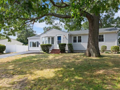 147 Moccasin Drive, Warwick, RI, 02889 | Card Image