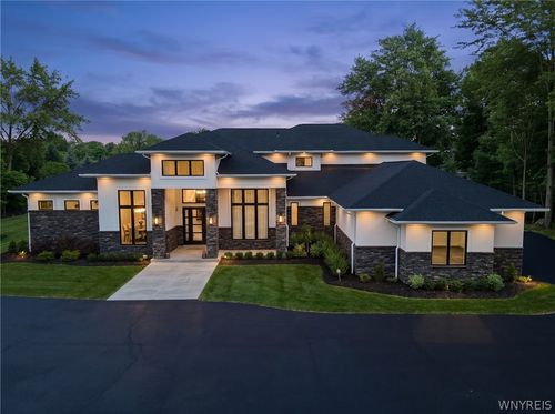 11 Sanctuary Ct, Amherst, NY, 14221-3963 | Card Image