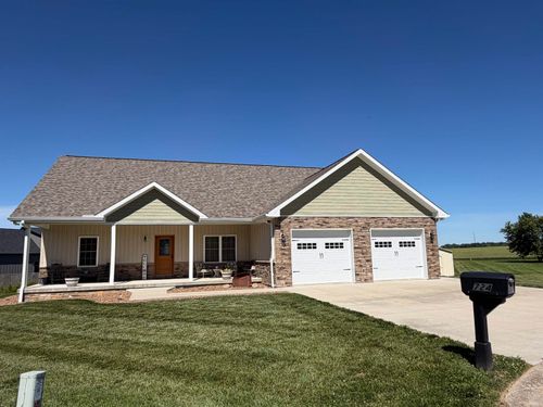 724 W Aspen Dr, Haubstadt, IN, 47639-8241 | Card Image