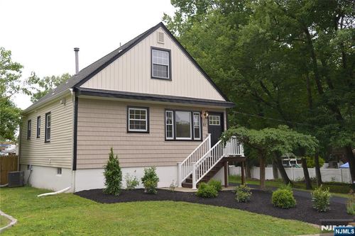 51 Westwood Blvd, Westwood, NJ, 07675-2520 | Card Image