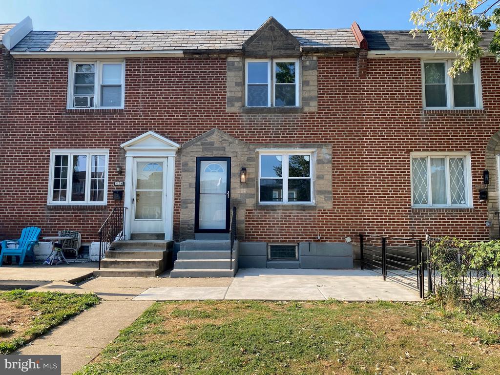 Crestwood Dr, Clifton Heights, PA 19018