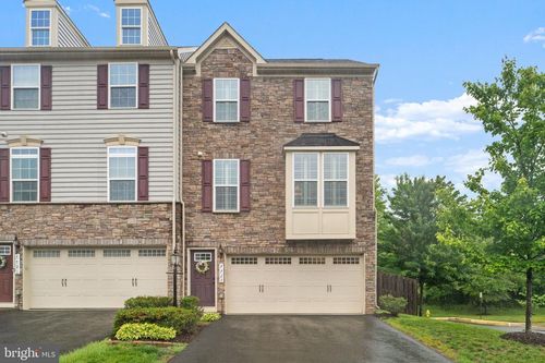 7723 Milton Cir, GAINESVILLE, VA, 20155-3637 | Card Image