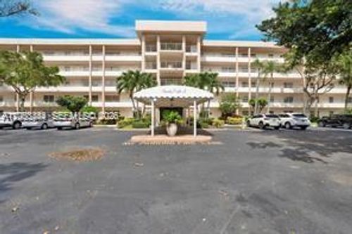 302-3970 Oaks Clubhouse Dr, Pompano Beach, FL, 33069-3672 | Card Image