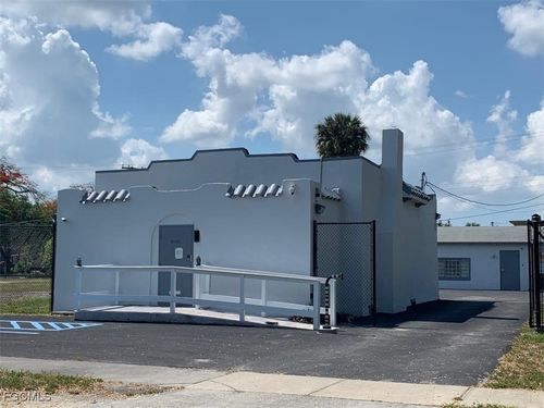 2030 Crawford St, FORT MYERS, FL, 33901-3711 | Card Image