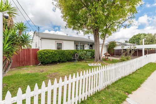 296 Southern Rd, El Cajon, CA, 92020-2743 | Card Image