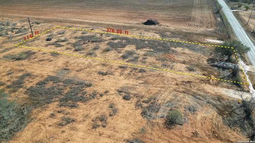 1643 County Road 422, Pleasanton, TX, 78064 | Card Image