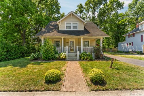 138 E Square Lake Road, Troy, MI, 48085 | Card Image