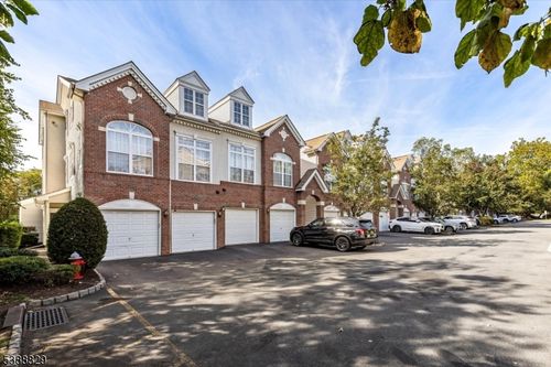 120 Rock Creek Dr, Clifton, NJ, 07014-2021 | Card Image