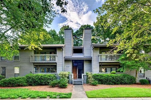 810 Tuxworth Cir, Decatur, GA, 30033-5624 | Card Image