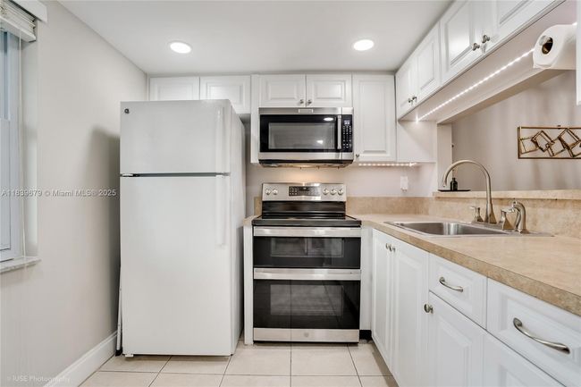 APT-214 - 9201 Lime Bay Blvd, Condo with 1 bedrooms, 1 bathrooms and null parking in Tamarac FL | Image 5