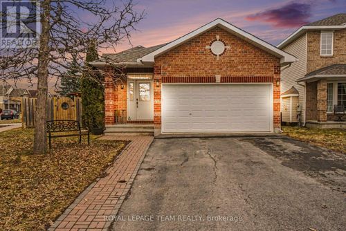 689 Vermillion Drive, Ottawa, ON, K1V1W2 | Card Image