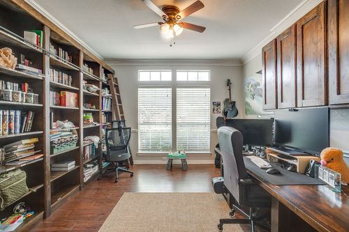 6602 Fox Glen Dr, Arlington, TX, 76001-8423 | Card Image