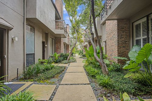 106-3948 Buena Vista St, Dallas, TX, 75204-1673 | Card Image
