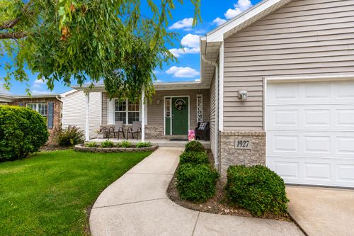 1927 Cory Ln, Chesterton, IN, 46304 | Card Image