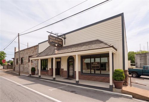 126 S Main St, Bentonville, AR, 72712-5961 | Card Image