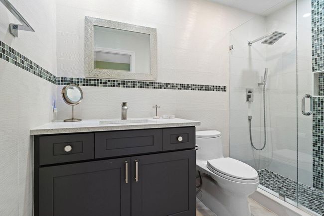 APT-802 - 7578 Regency Lake Dr, Condo with 3 bedrooms, 3 bathrooms and null parking in Boca Raton FL | Image 21