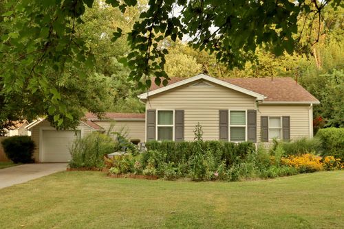 648 S Peach Tree Ave, Springfield, MO, 65802-2774 | Card Image