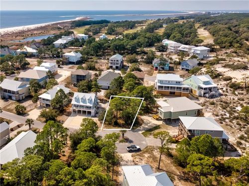 203 Magnolia Ct, Dauphin Island, AL, 36528-4533 | Card Image