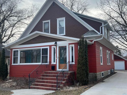 320 Delaware Ave Sw, Orange City, IA, 51041-1643 | Card Image