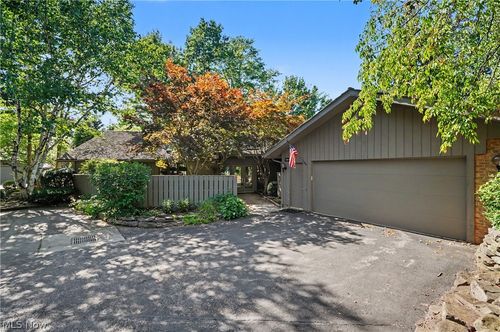 755-27 Windward Dr, Aurora, OH, 44202-8258 | Card Image