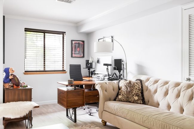 APT-206 - 666 Main St, Condo with 2 bedrooms, 2 bathrooms and 1 parking in Winchester MA | Image 5