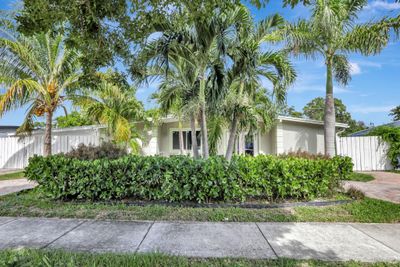 5332 Ne 15th Ave, House other with 4 bedrooms, 2 bathrooms and null parking in Pompano Beach FL | Image 2